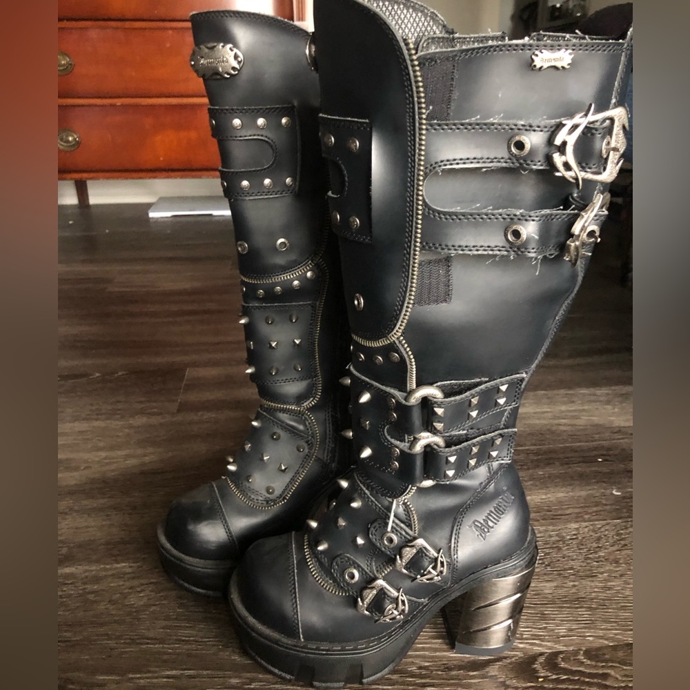 Demonia big buckle stompers
